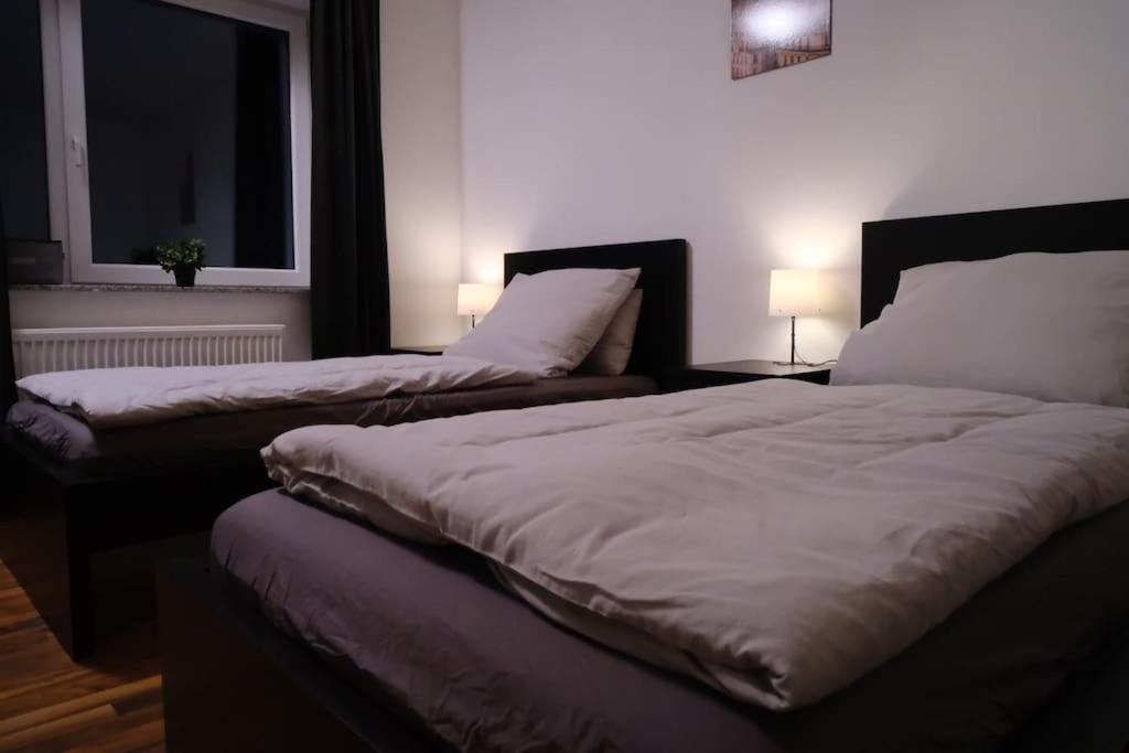 Schoene 4-Bettzimmer Wohnung In Celle Bagian luar foto